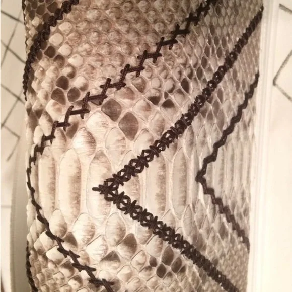 RARE PYTHON CHANEL LE BOY BAG - Picture 5 of 16